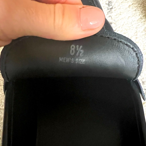 TODs Men’s navy loafers - Picture 10 of 11